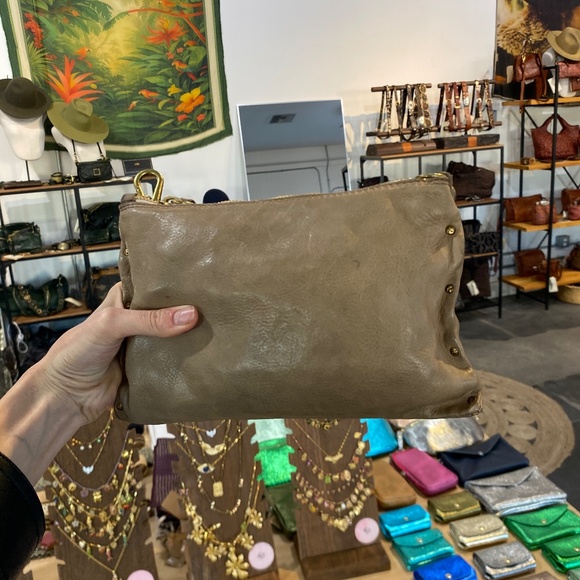 Campomaggi Giulia Leather Crossbody Bag in beige - Picture 2 of 2